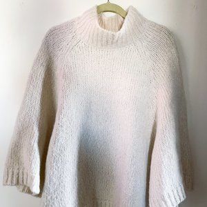 V.De.Vinster. Cashmere Beige Oversized Sweater; Size Small; New without tags